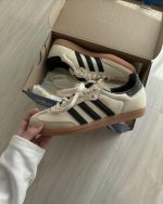 Sapatilhas Adidas Samba Bege risca Preta