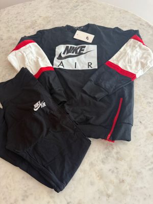 Fato de Treino Nike AIR Branco– Suéter y leggings