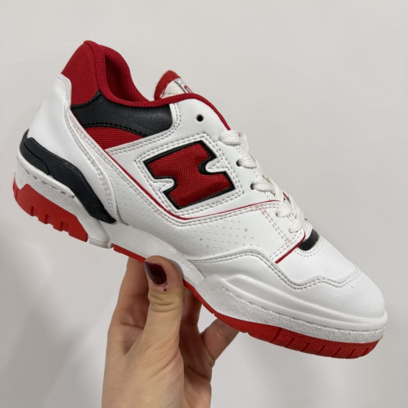 New Balance 550 blanco com vermelho